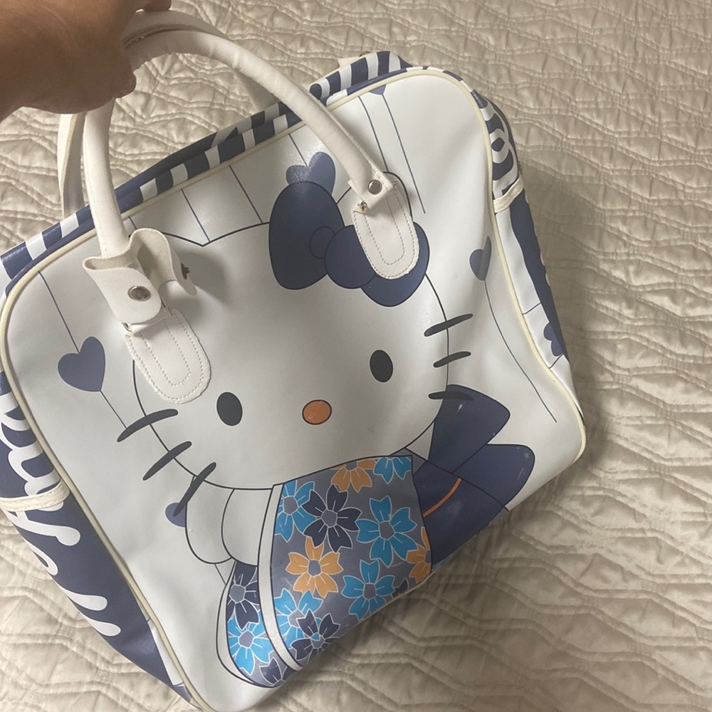 Hello Kitty Bag - Picture 2 of 3
